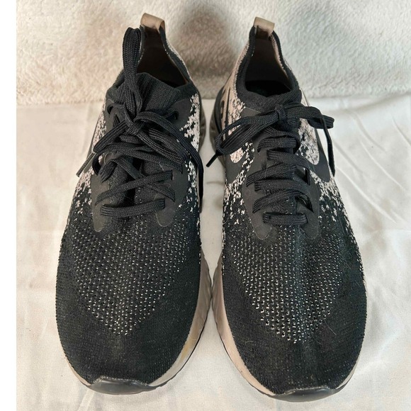 Nike Epic React Flyknit Running Shoes Sneakers Black Athletic Womens Size 11 - Picture 2 of 15